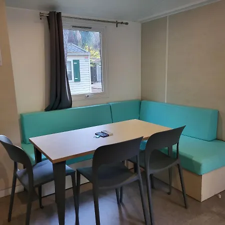Mobilhome 6 Personnes Camping *